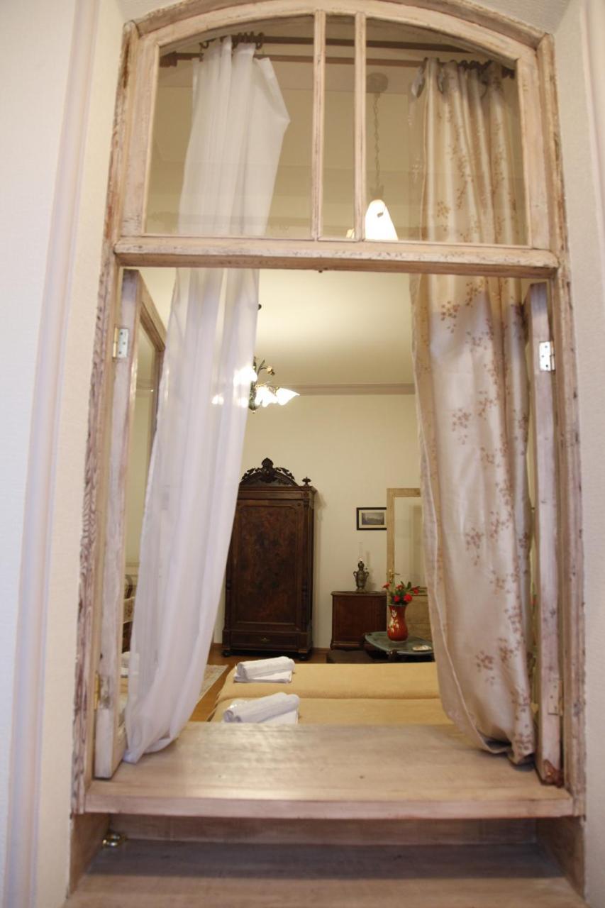 Art House Petunia Lejlighed Tbilisi Eksteriør billede